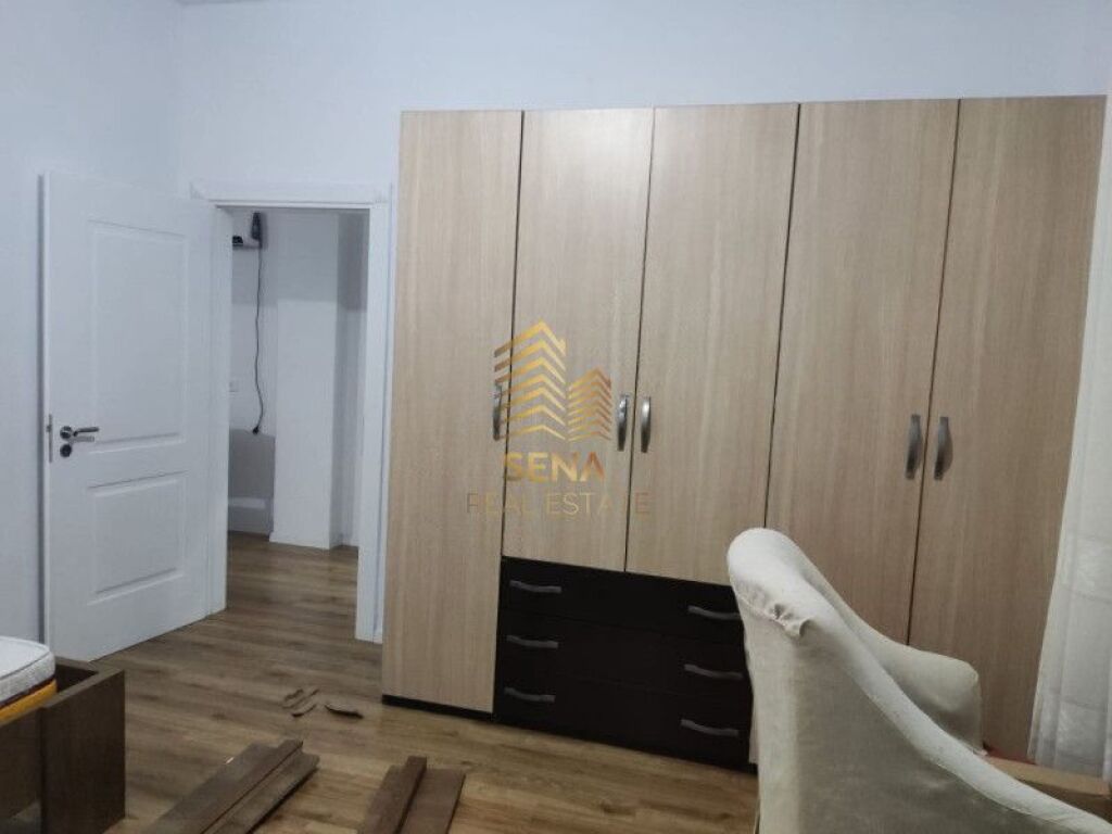 Qira, Hyrje Private 1+1+blk, Porcelan, 380 Euro/muaj