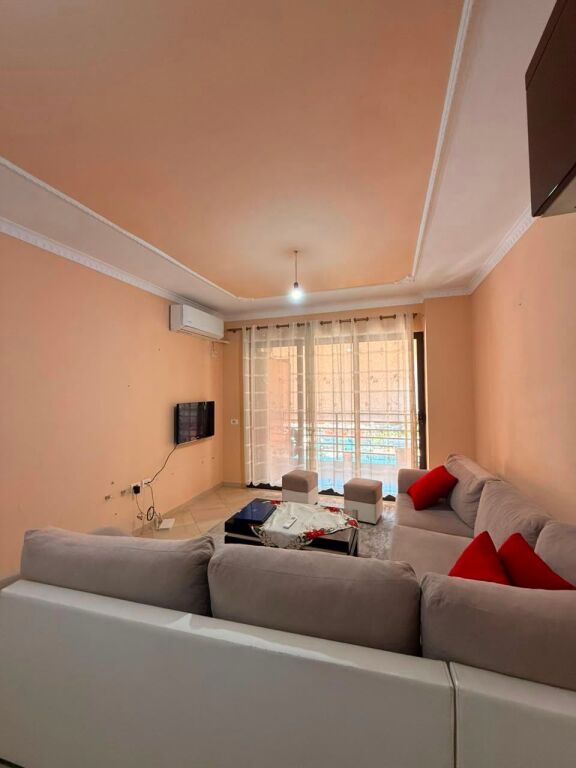Jepet me qera Apartamenti 1+1, Astir rruga Loni Ligori 400 mije leke te vjetra