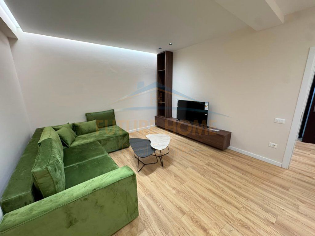 Shitet apartament 1+1 ne Astir