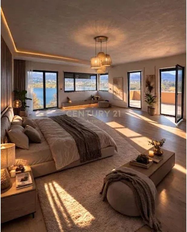 TRIPLEKS PER SHITJE ME PISHINE NE SWAN LAKE RESIDENCE
