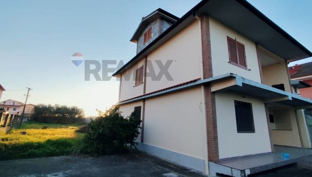 Vila - Për Shitje - Vorë, Vorë(ID: 530481001-1376)