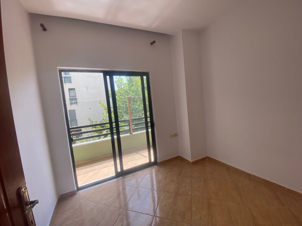 Apartament 2+1+2 Bosh Ne Astir !