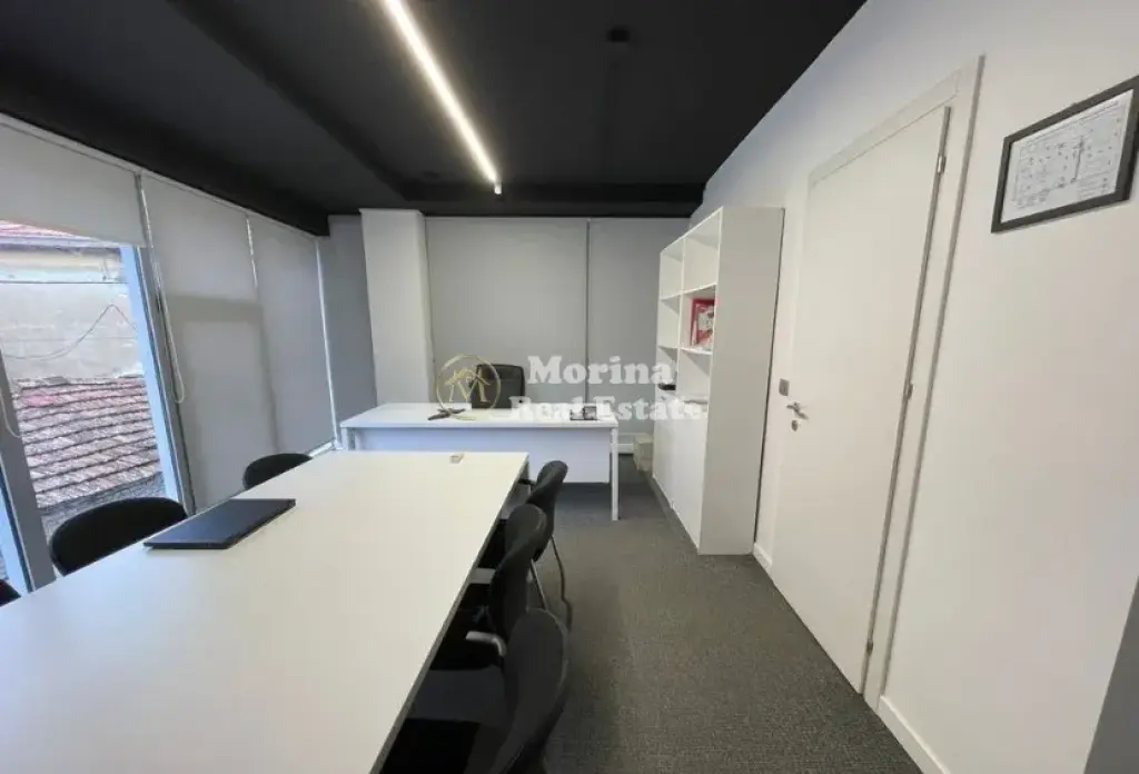 Rent | Ambjent Biznesi | Pazari i ri | 1100 €/month