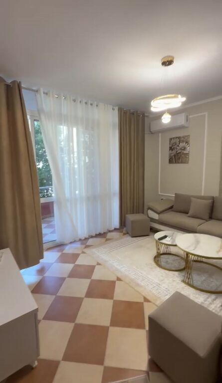 Affitto | Apartament 1 + 1 | Vila L | 420 €/mese