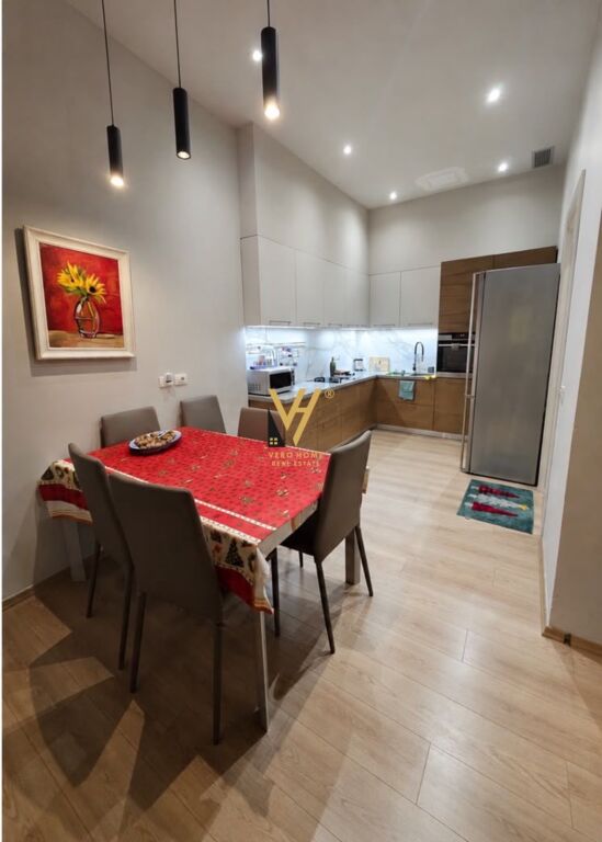 SHITET APARTAMENT 3+1+2+BLK REZIDENCA BETA LIQENI THATE 300.000 EURO