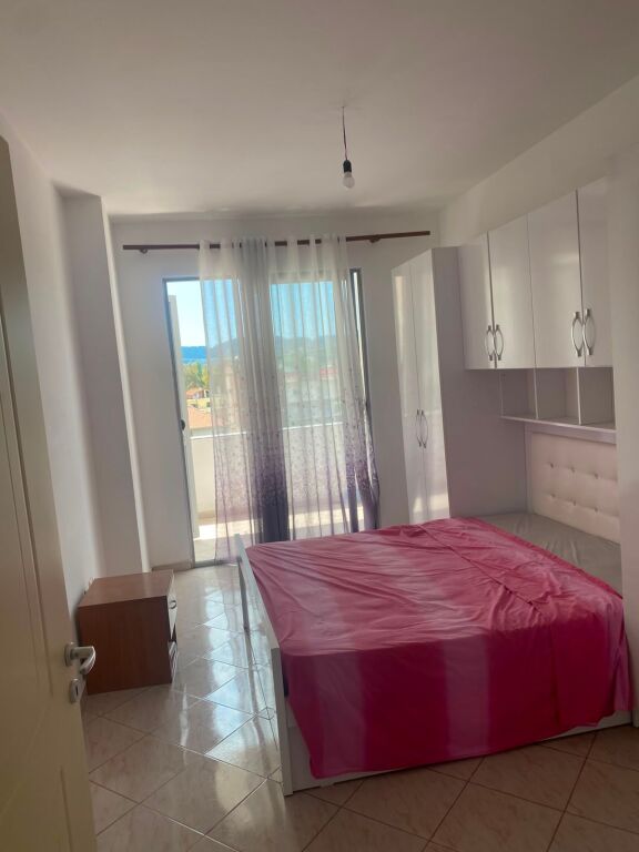 Shitet Apartament 2+1 – Pallatet Çabej, Misto Mame, Tiranë