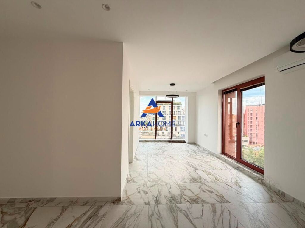 APPARTAMENTO IN AFFITTO 1+1+BALCONE "RRUGA E KAVAJES, GALERIA ROMA" 1200 EURO
