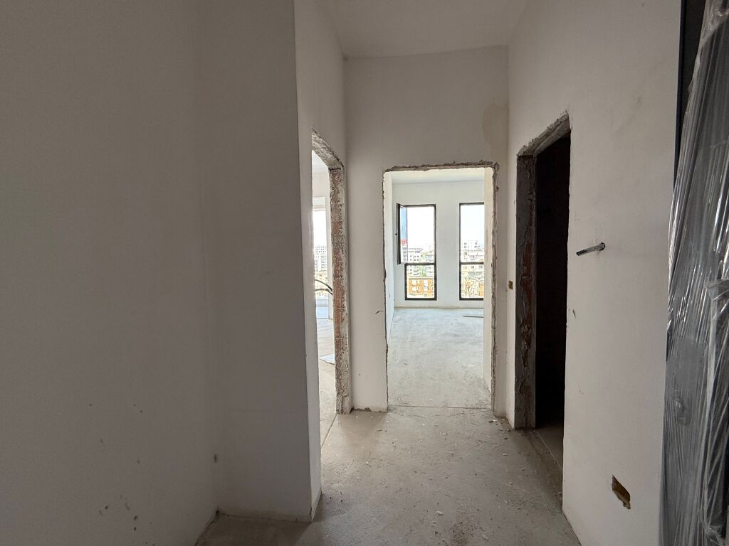 Shitet apartament 1+1 tek Arlis Square 21
