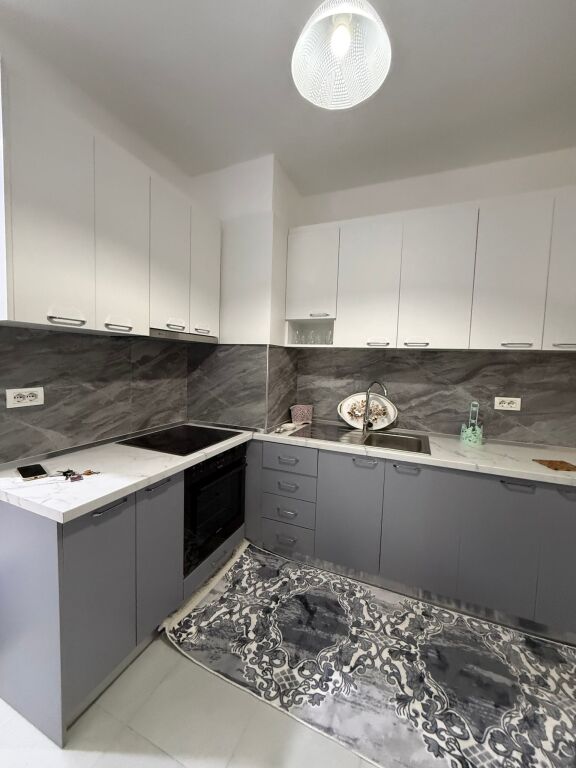 Rent | Apartament 2 + 1+2| Rruga 5 Maji | 550 €/month