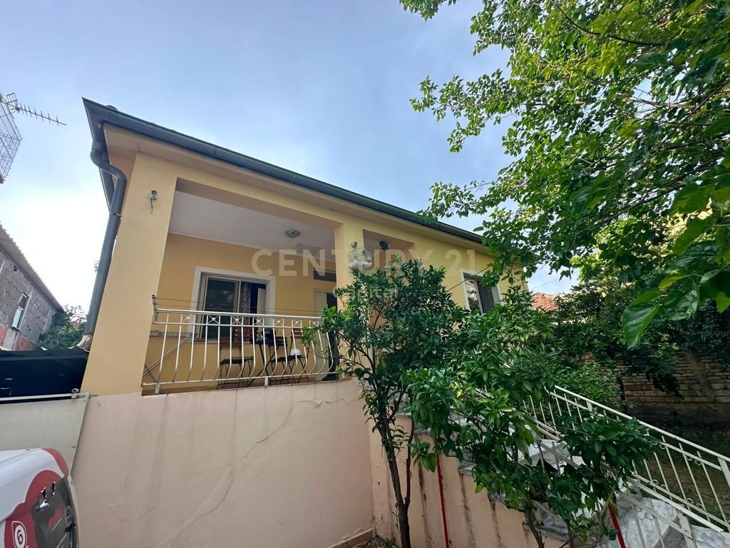 Apartment with yard for rent at Ali Demi!