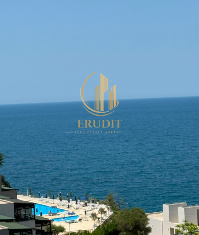 Penthouse Ekskluziv për Shitje në Lungomare 3, Vlorë