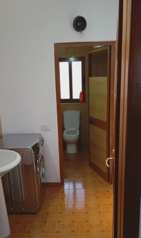 2+1 apartment with parking for rent at Kodra e Priftit