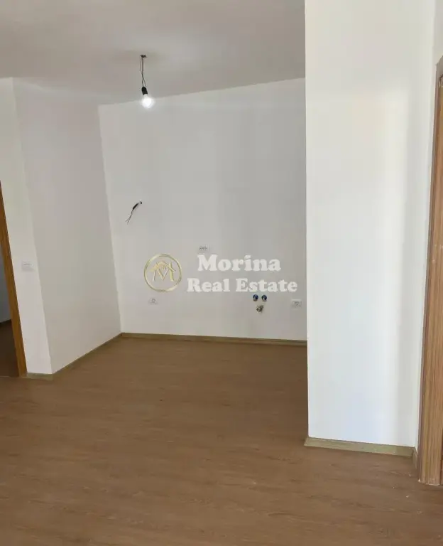 Affitto | Ambjent Biznesi | Rruga Xhanfize Keko | 500 €/mese