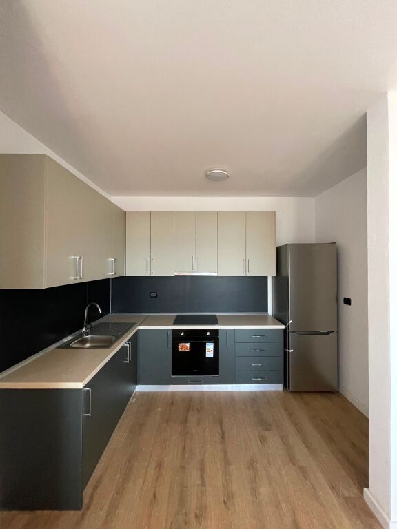 🔑QIRA - Apartament 2+1+2 tek Rr.Kavajës | GLOBE