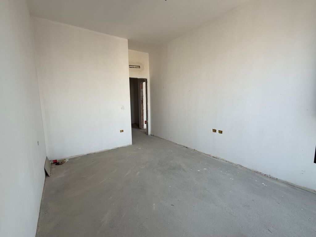 Shitet apartament 1+1 tek Arlis Square 21