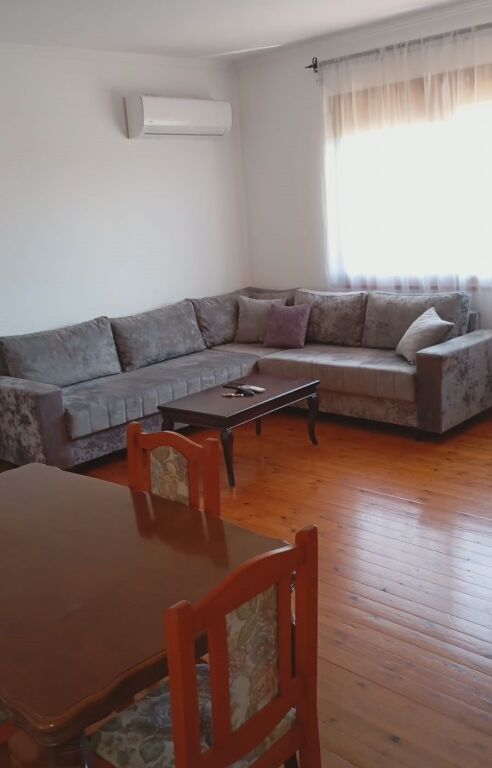 2+1 apartment with parking for rent at Kodra e Priftit