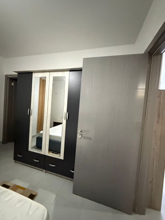 Rent | Apartament 2 + 1+2| Rruga 5 Maji | 550 €/month