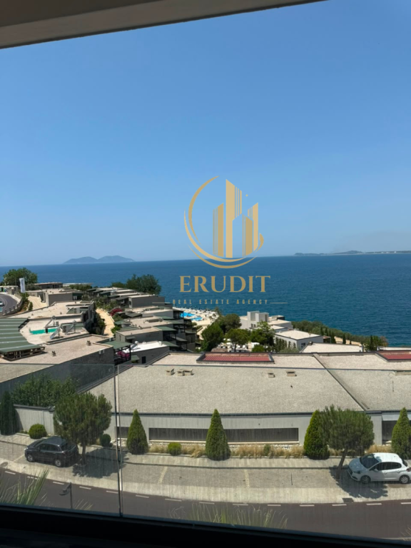 Penthouse Ekskluziv për Shitje në Lungomare 3, Vlorë