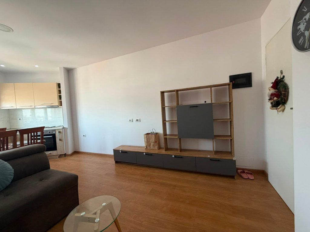 Qera, Apartament 1+1, Kompleksi Kontakt, 21 Dhjetori.