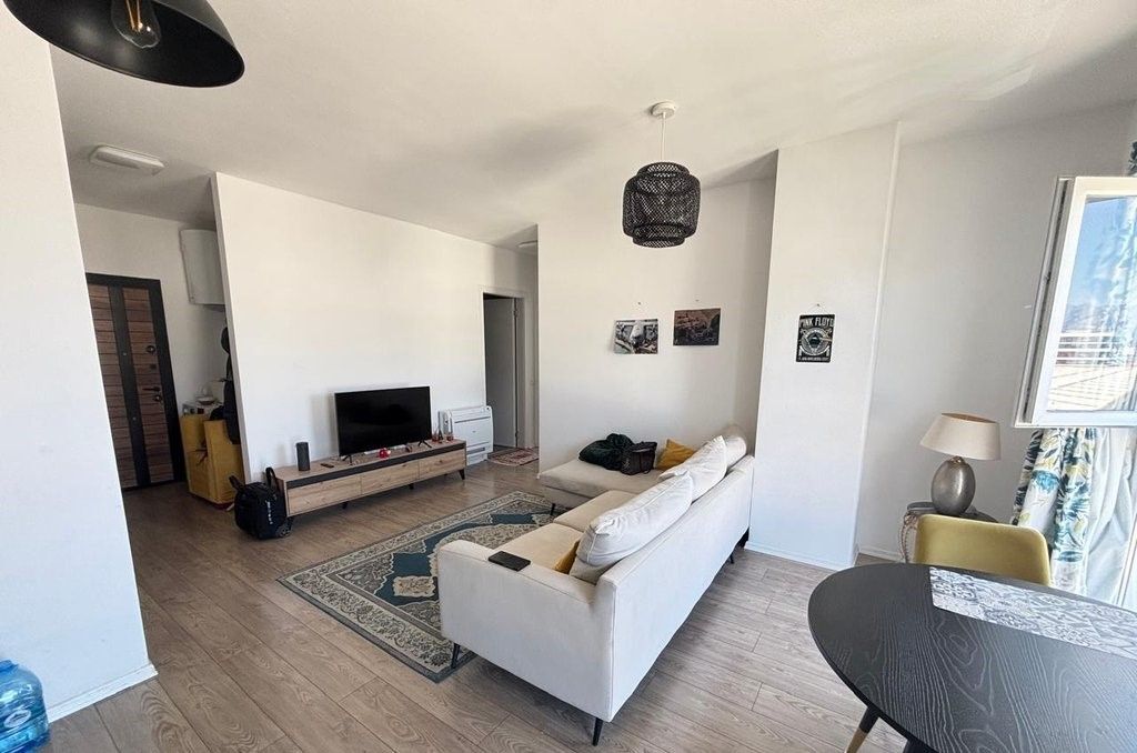 Super Appartamento 2+1 in vendita a Univers City (135 milioni di lek)