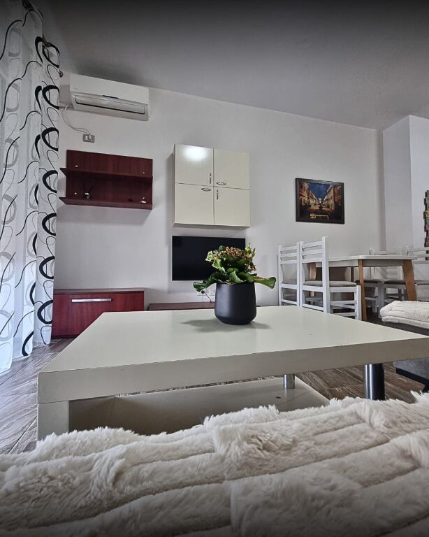 In Affitto – Appartamento 1+1 con Veranda Fantastica! 🌿 Vista super & tanta vegetazione! Uzina Autotraktor.  