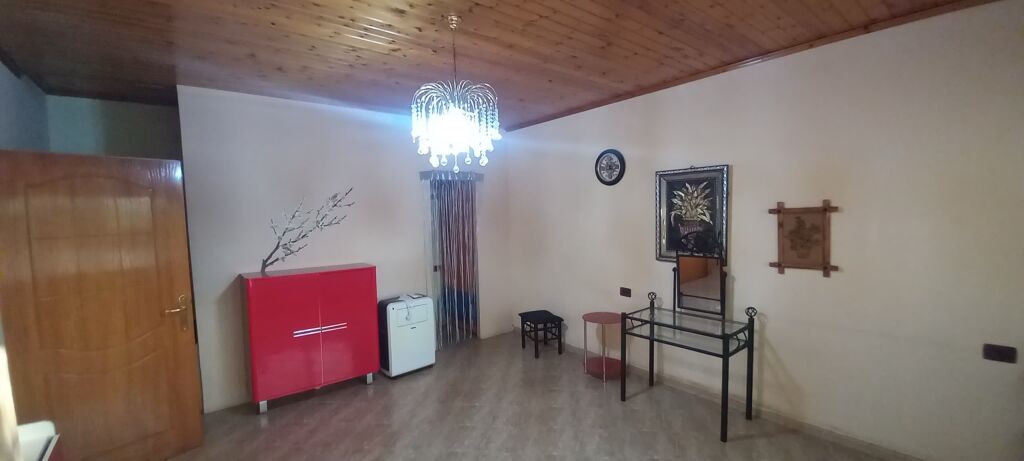 In affitto 2+1, 38000 leke, villa privata vicino alla rotatoria di Shkoza