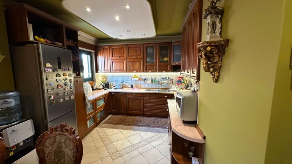 Apartament 3+1 me qira ne Qender