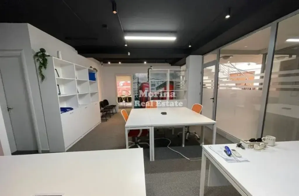 Rent | Ambjent Biznesi | Pazari i ri | 1100 €/month