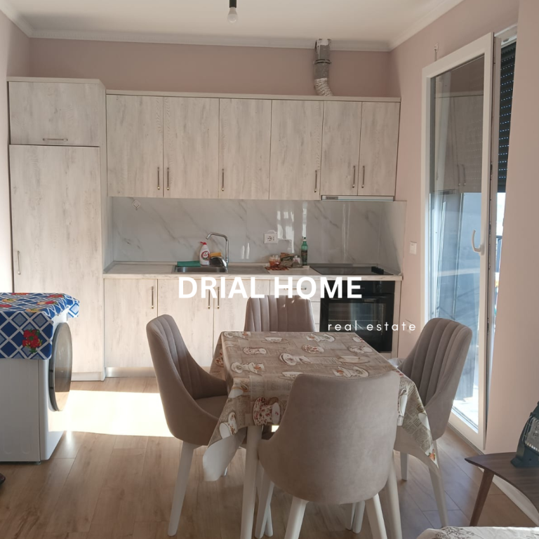 Apartament me qera 1+1