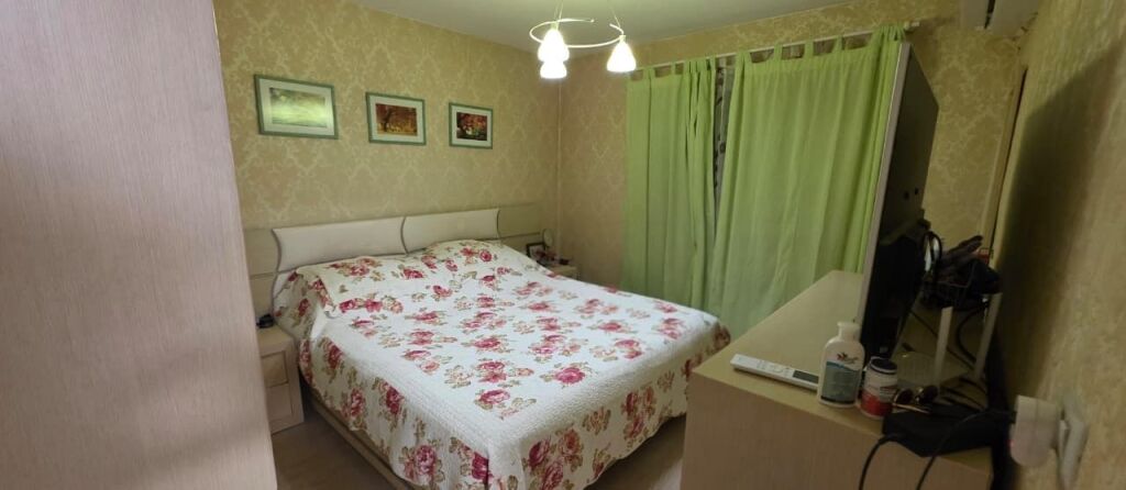 Shitet apartment 2+1 ne Xhamllik!
