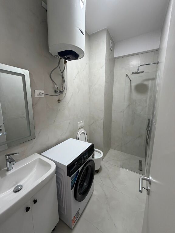 🏡 Appartamento 1+1 in affitto  📍 Posizione: Complesso Kadiu prezzo 40.000 lek Non discutibile