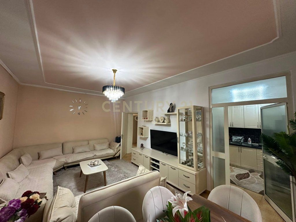 Apartment with yard for rent at Ali Demi!