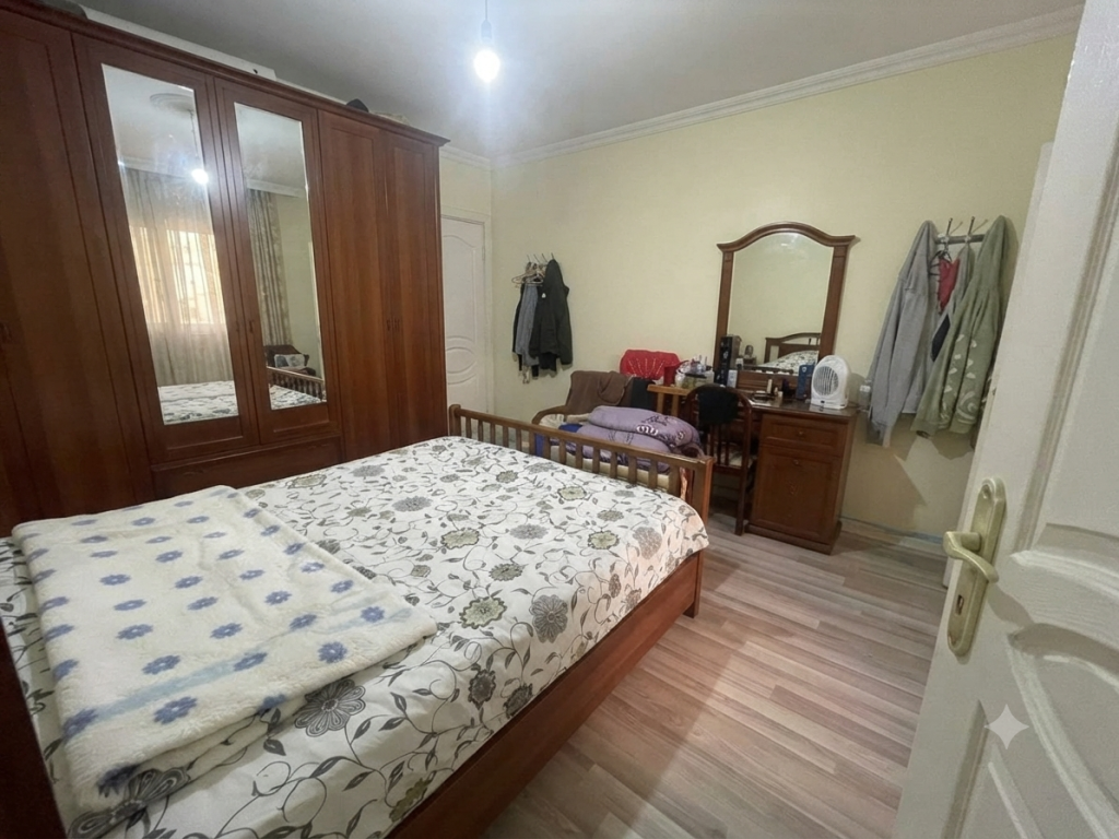Qera, Apartament 1+1 (i konvertuar në 2+1), Rruga Mihal Grameno, Tiranë.