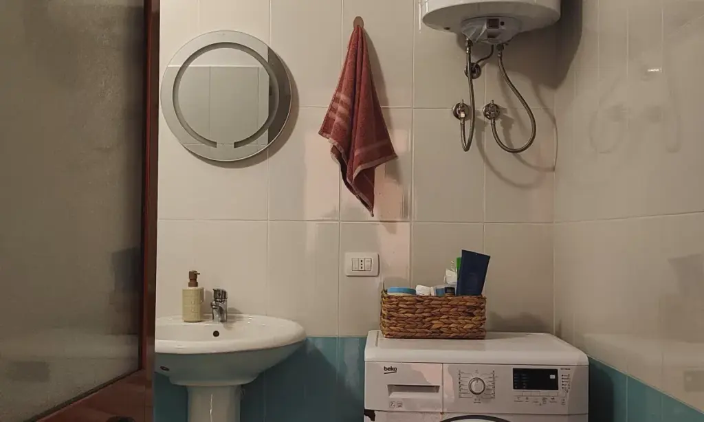 VENDESI APPARTAMENTO 2+1 CON VISTA MARE SPIAGGIA DURRES