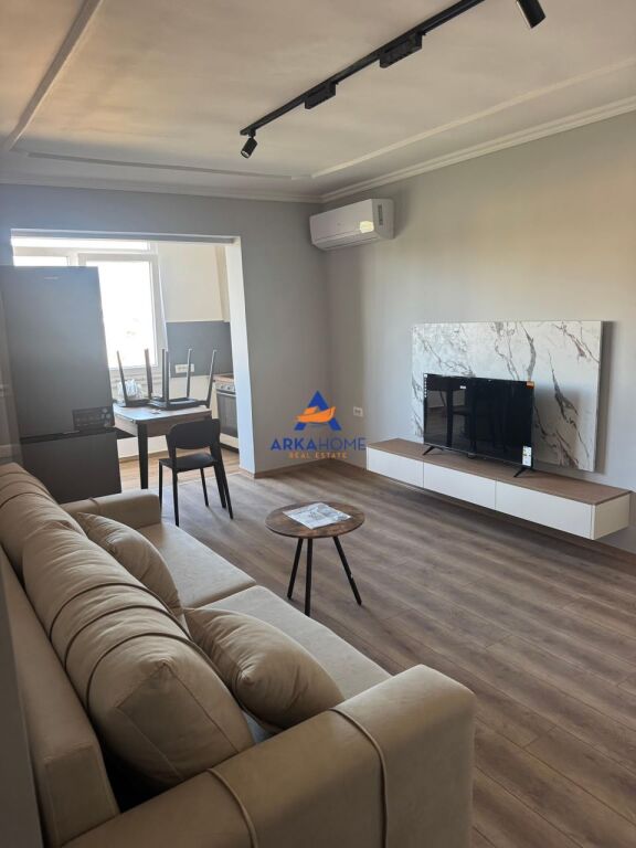 JEPET ME QERA APARTAMENT 1+1+BALLKON "PRANË SHKOLLËS VASIL SHANTO" 650 EURO