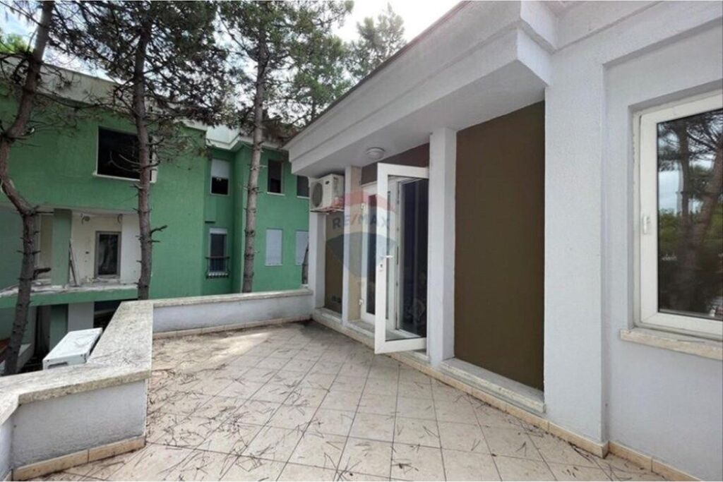 Villa for sale in Qerret