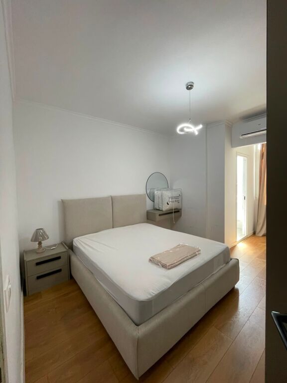 TEK MEDRESEJA APARTAMENT 2+1+2 PER QERA!