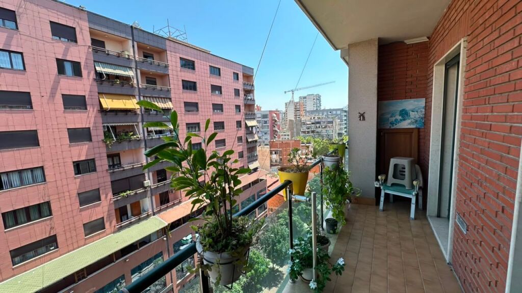 Apartament 3+1 me qira ne Qender