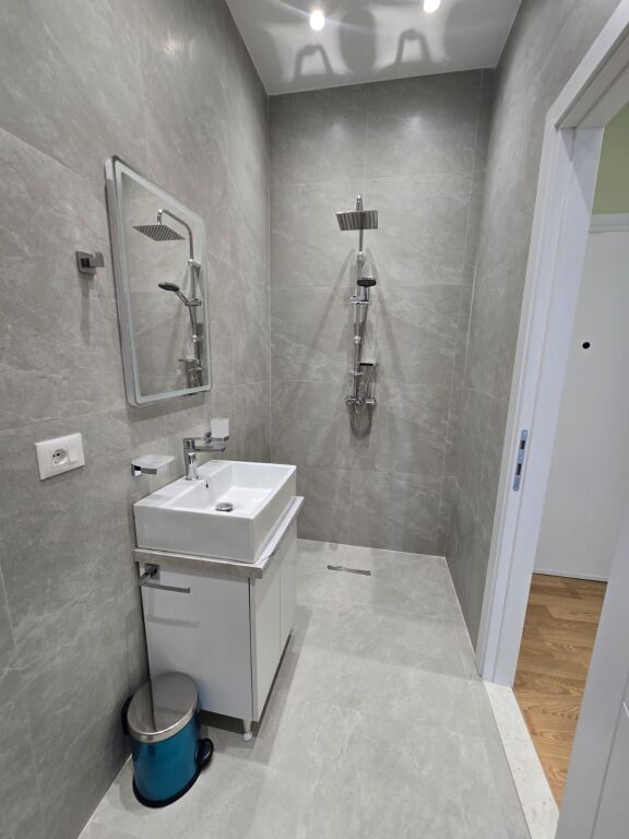 🏡 Vendesi in vendita 2+1 – Via Myslym Shyri