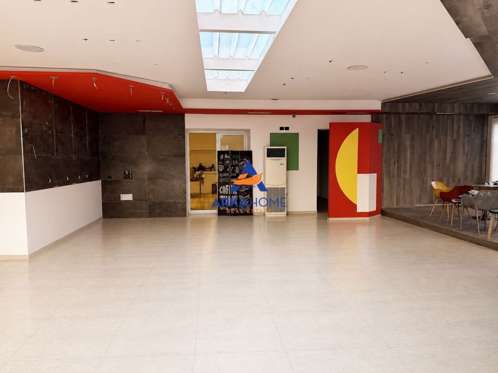 LOCALE COMMERCIALE IN AFFITTO 180M2 "VICINO AL CENTRO TOPTANI" 320.000 LEKE