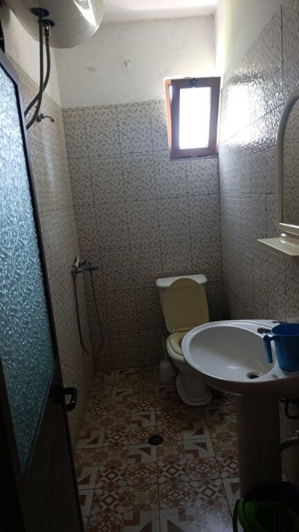 GARSIONERE 23000 LEKE.PALLATI I SPORTIT