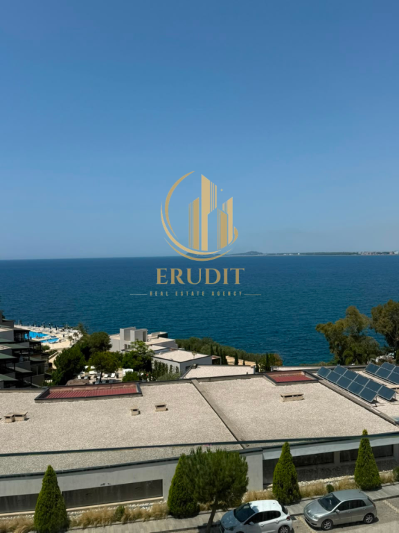 Penthouse Ekskluziv për Shitje në Lungomare 3, Vlorë