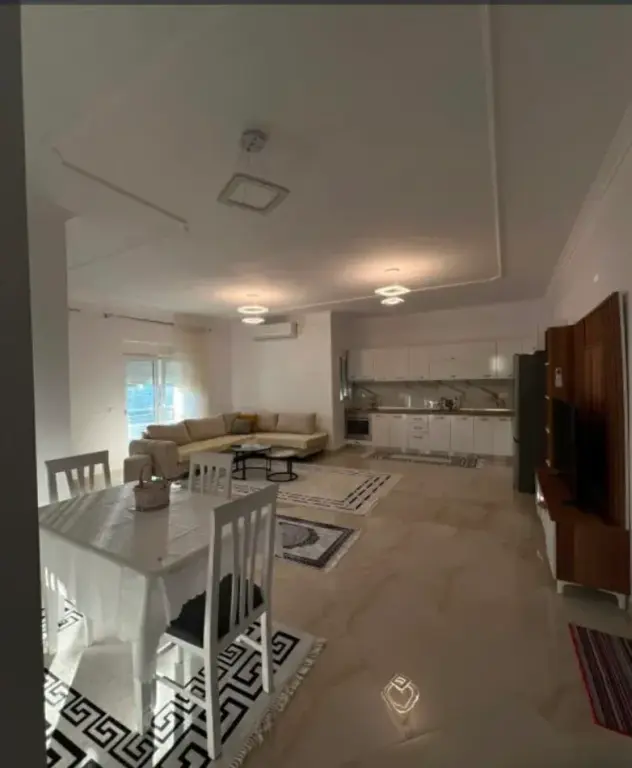 Affitto | Apartament 2 + 1 | Zona e Senatoriumit | 500 €/mese
