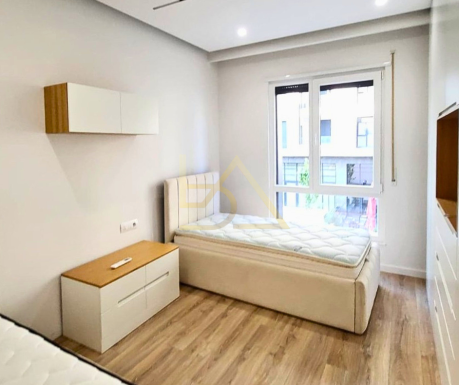 Appartamento 2+1 con lavanderia in vendita – Porcellana, Tirana