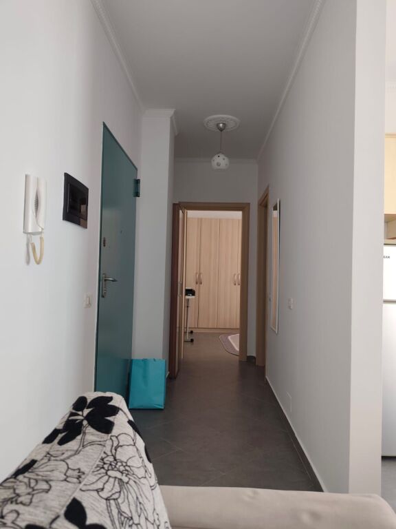 Affitto | Apartament 1 + 1 | Rruga e Kavajes – Report TV | 550 €/mese
