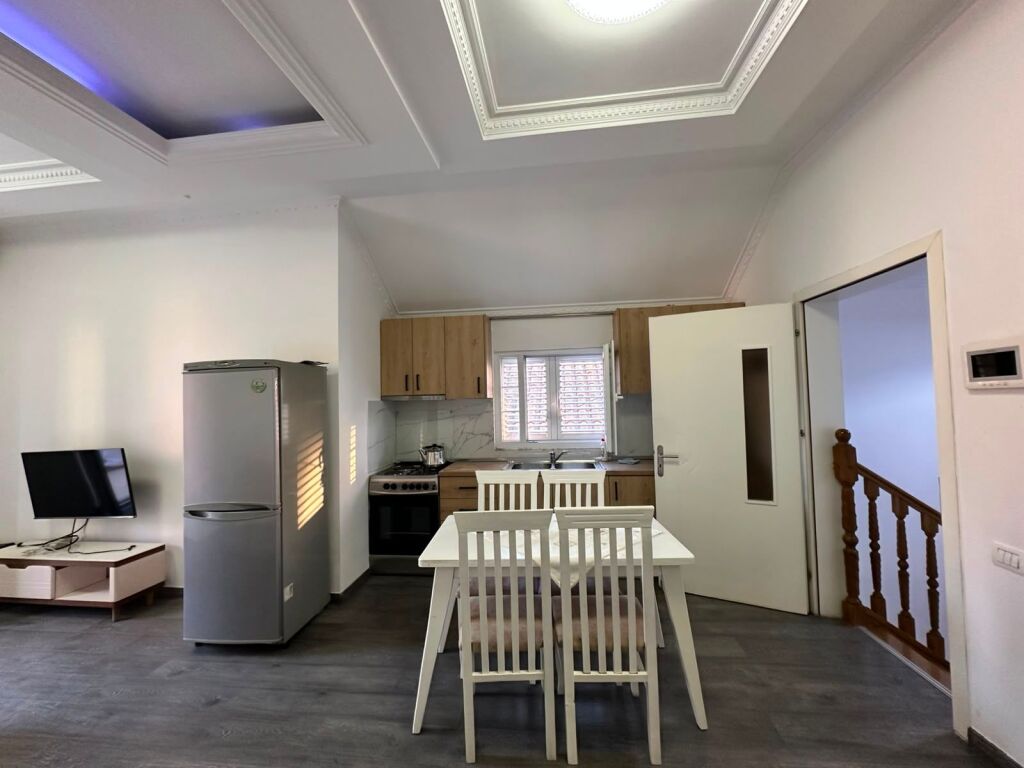 Villa in Affitto 2+1+Veranda+Posto Auto presso Siri Kodra