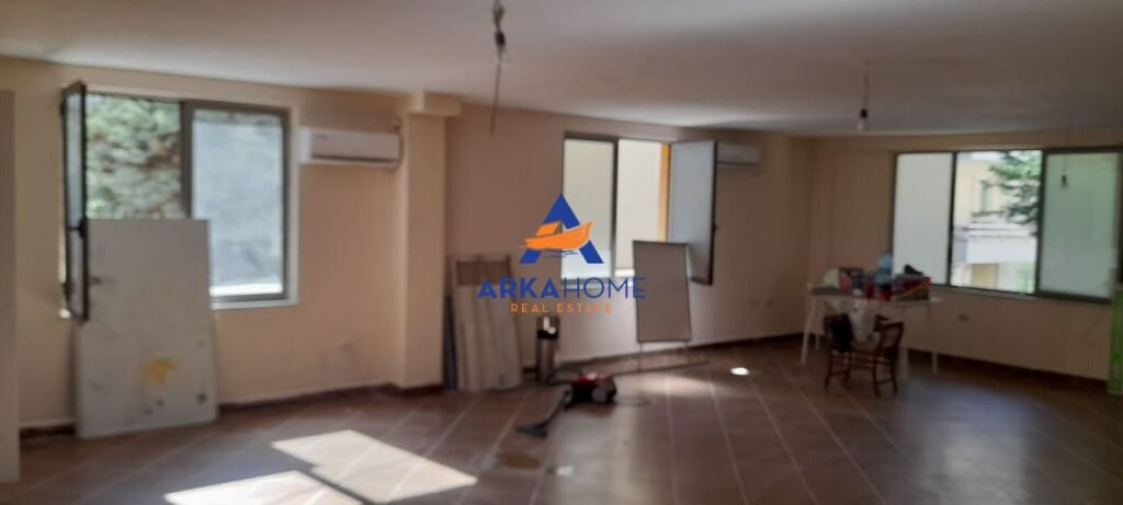 JEPET ME QERA AMBIENT BIZNESI 76M2 "RRUGA EDUART MANO" 50.000 LEKE
