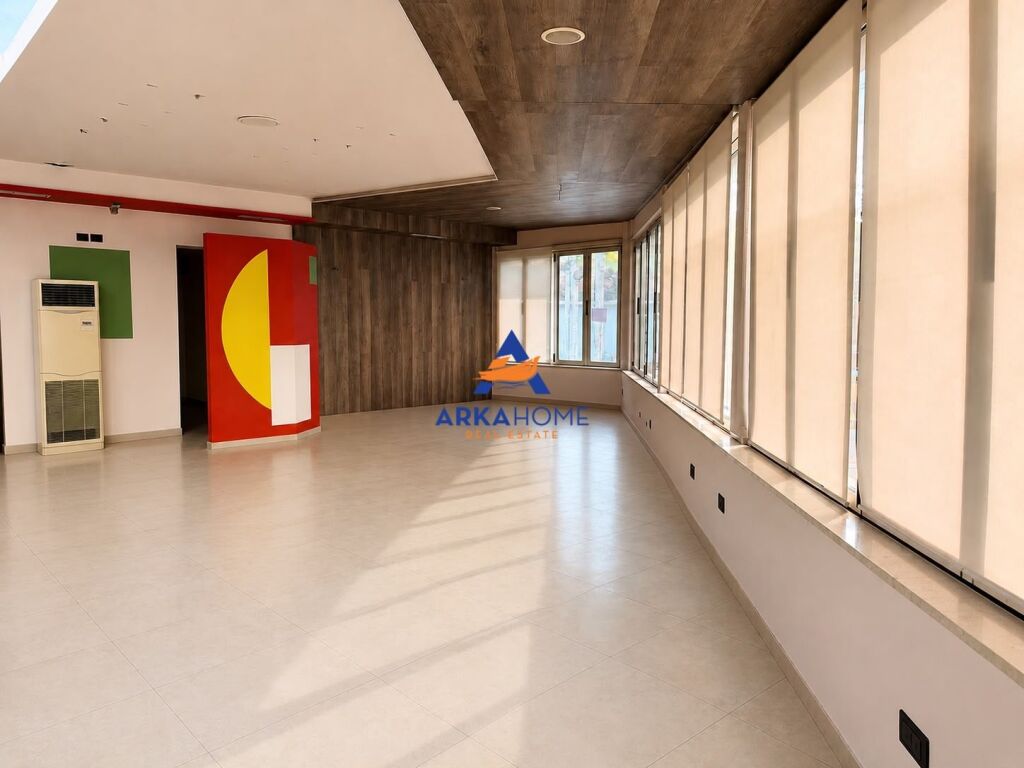 LOCALE COMMERCIALE IN AFFITTO 180M2 "VICINO AL CENTRO TOPTANI" 320.000 LEKE