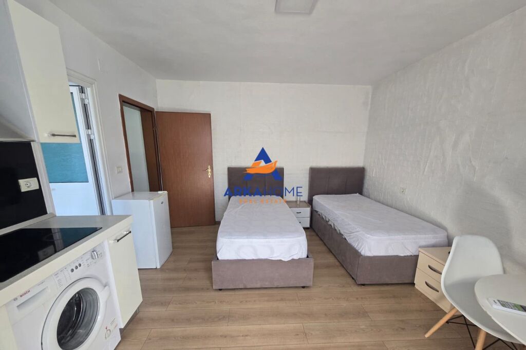 JEPET GARSONIERE ME QERA 38M2 "21 DHJETORI" 44.000 LEKE