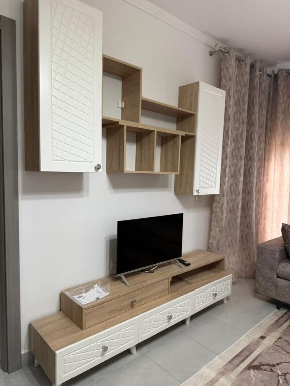 Rent | Apartament 2 + 1+2 | Rruga 5 Maji | 550 €/month